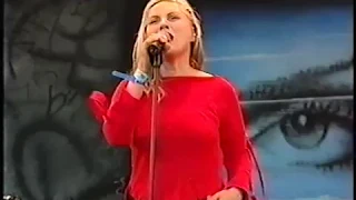 Blondie,  "Heart Of Glass" (live) Glastonbury 1999 (HQ)