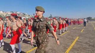 Desfile CMJF em continência ao Cmt - Cel Mat - Bordeaux. Comemoração alusiva ao Dia da Cavalaria.