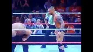 The BigShow vs Randy Orton and the shield 4 on 1 handicapped match Raw 11/4/13