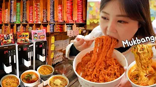 Mukbang | Noodle Convenience Store in Seoul. Try to cook and eat any Korean noodle here. 라면편의점