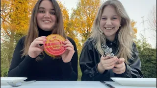 STUDENTEN PROBEREN VIESTE GERECHT VAN DE WERELD | SURSTRÖMMING CHALLENGE