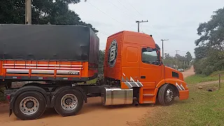 VOLVO NH SAINDO CARREGADO