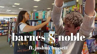 BOOKSTORE VLOG + meeting JOSHUA BASSETT + I'm going to be on TV! 💌 book shopping at barnes & noble