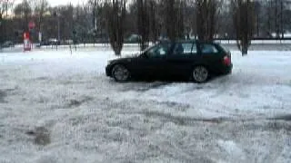 Winterspaß auf´m Jena-Parkplatz - Drift Versuche