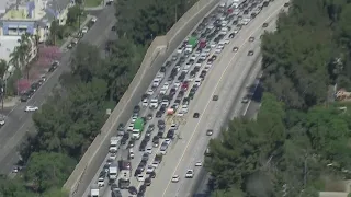 405 crash: 10-vehicle collision involving 2 big rigs causes massive traffic backup