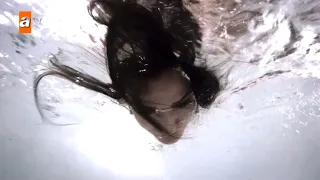 Movie drowning scene 33