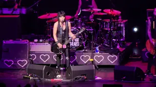 JOAN JETT...I HATE MYSELF  FOR LOVING YOU...LIVE..PARAMOUNT.LI NY..9/28/21