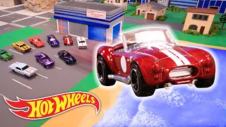 HW Muscle Club BUILDING A BRAND NEW CLUBHOUSE! 💪 | Hot Wheels