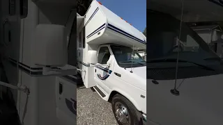 2001 Itasca Sundancer 31C 31' Class  C Motorhome.