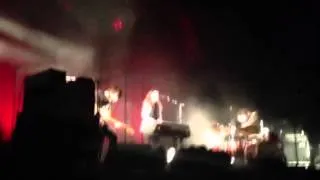 Beach House - 'Wishes' Live in Vegas