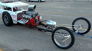 Vintage Nitromethane Dragsters putting on a Flame Show