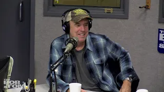 Peyton & Eli Manning Pull A Prank On Kevin Nealon