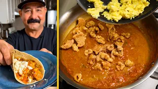 How to Make Chicharrón en Salsa con Huevos (Pork Crackling & Eggs Breakfast Tacos are DELICIOUS)