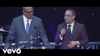 Gilberto Santa Rosa - Agua que Cae del Cielo (Lluvia) (En Vivo) ft. Willie Rosario