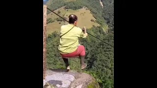 Colombia's dangerous zipline transport 🇨🇴