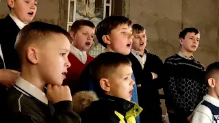 Колядка " Прилетіли ангелята" Юнацький хор Почаївської Лаври