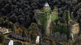 Scottish castle HIDDEN in housing estate