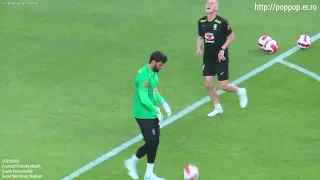 Alisson came to South Korea after Champions League,appearing stadium for Pre-match warm-up 20220602