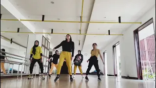 Dance for Beginner: Price Tag-Jessie J - Sunday Dance Malang