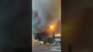 New video shows massive Dixie wildfire moments before it destroys Greenville, Calif. #shorts