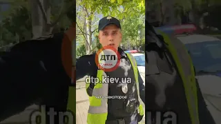 в Києві на печерську: водій скутера був зупинений за відсутність шолому