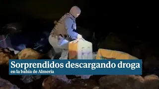 Pillan in fraganti a un grupo de narcos mientras descargaban droga en Almería