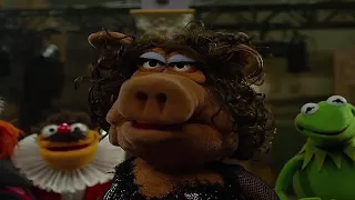 The Muppets - Miss Piggy VS Miss Poogy (US Version)