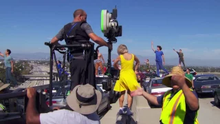 Behind-the-scenes filming the freeway scene from “La La Land”