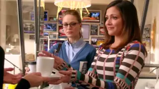 Supergirl 1x14 Kara breaks her Phone