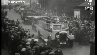 FOOTBALL: Bolton Wanderers F.C. Cup Final 1929 return with Cup and reception (1929)