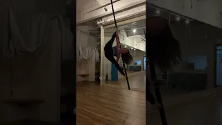 Amazing combo😍 #flexibility #poledance #poleart #dance #strength #flyingpole #dancevideo