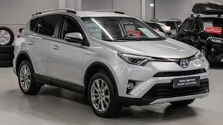 2016 Toyota RAV4 Interior and Exterior Walkaround