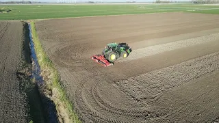 Loonbedrijf Folkertsma Ginnum  - Maisland rotorkopeggen met de John Deere 6250R