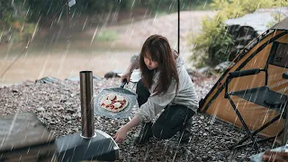 Camping in the heavy rain alone , I made a wood-fired pizza, got a very good rest | rain sound asmr