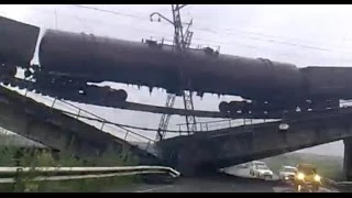 Взорван мост в Донецке (Новобахмутовка), запись регистратора, 7.07.2014
