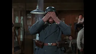 Hogan's Heroes: Schultz sees the tunnel