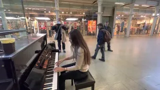 Boogie Woogie Queen Rocks The Public Piano.mp4