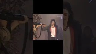 Michael Jackson confronts a US soldier