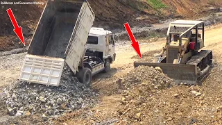 Don't Miss This! Amazing Videos of Trucks and Bulldozer Completing Their Heavy Duty Project!