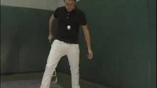 How to Bounce Golf Balls on Clubs : How to Bounce a Golf Ball In Between Legs