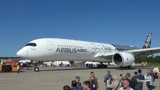 Авиасалон МАКС Airbus A350 и друг его Embraer E195 E2