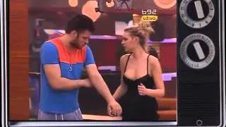 Ava Karabatić oborila Željka - Veliki Brat VIP 5 (11.04.2013.).mp4