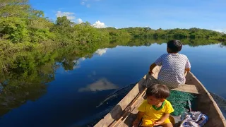 SELVA DE LA AMAZONIA PERUANA Y COMUNIDAD INDIGENA JERUSALEN.