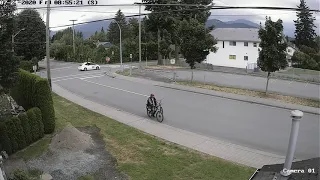 Ladro di biciclette inseguito e bloccato dal proprietario in bicicletta che lo investe – VIDEO  Il d