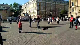 Уличный певец на м.Сенная площадь 12 июня 2019