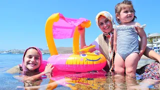 Fındık ailesi deniz kenarında - 2021. Eğlenceli kız videoları
