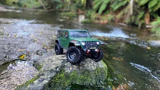 SCX10 III Jeeps. Scale rock crawling at the river