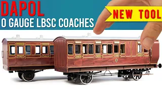 New Dapol Stroudley LBSC Coaches For O Gauge | Unboxing & Review