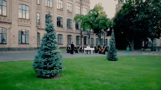 Виступ Олександра Пономарьова у супроводі симфонічного орекстру на території КПІ
