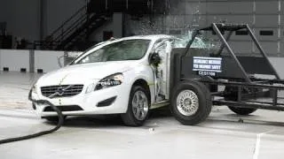 2012 Volvo S60 side IIHS crash test